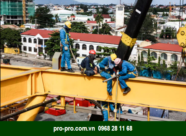 Sự cần thiết của mũ bảo hộ lao động trong công việc